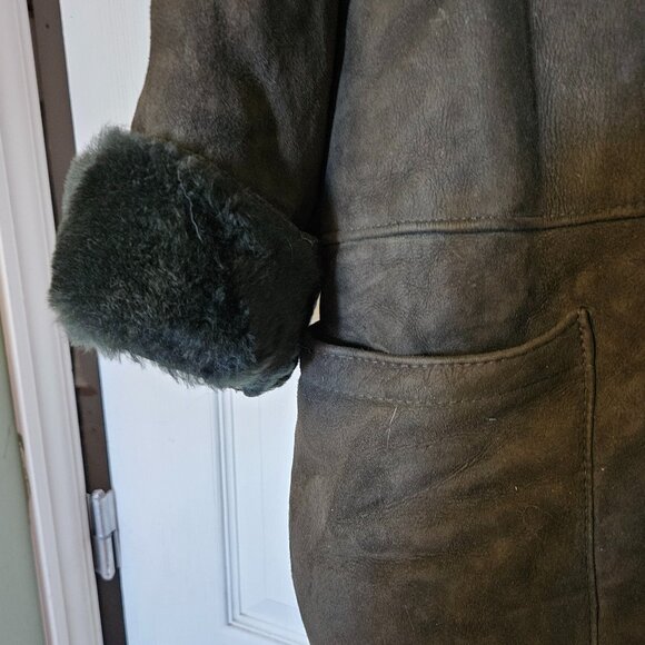Holt Renfrew Classics Genuine Lambskin Shearling Coat - Made in Canada - S - Picture 8 of 16